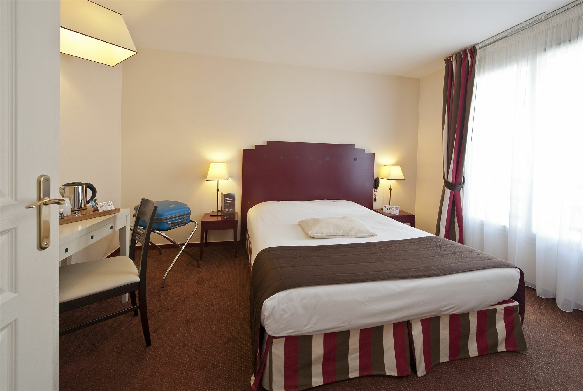 Hotel Cerise Chatou Exterior foto